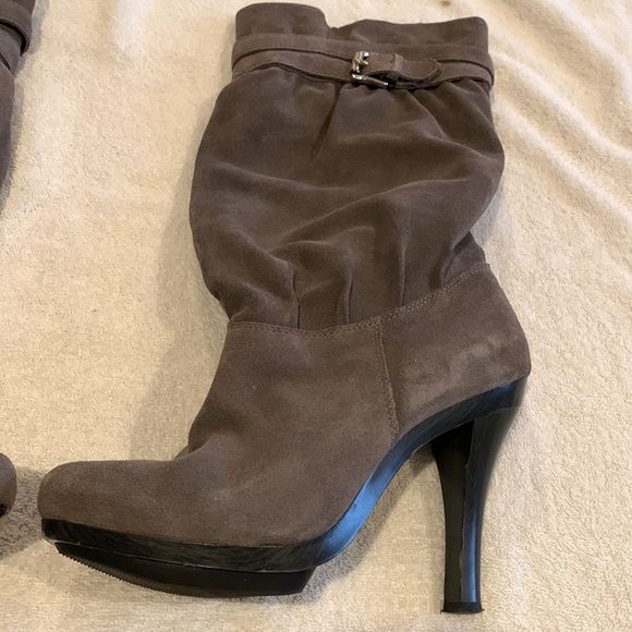 Michael Kors Kincade suede slouchy boots. - Picture 2 of 14